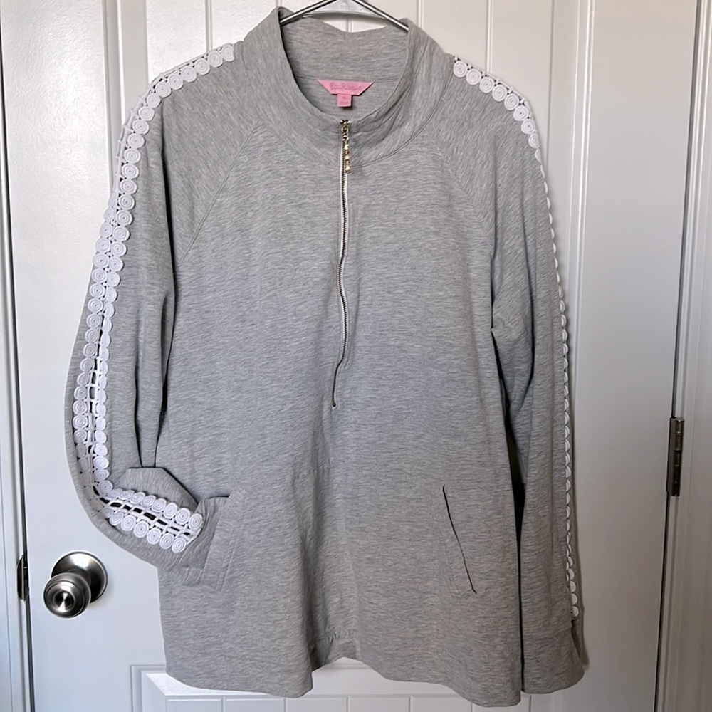Lilly Pulitzer Skipper popover, gray, sz XL lace sleeve detail VGUC